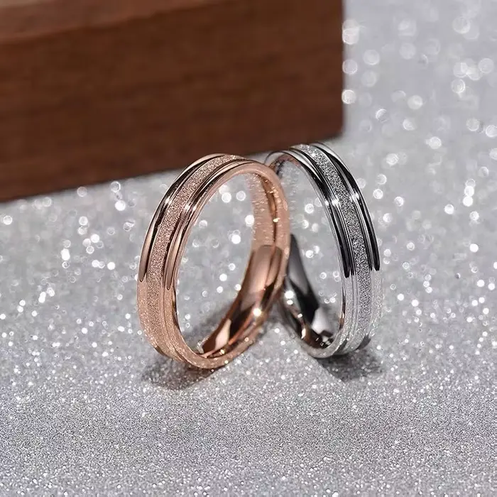 Bague givrée exquise pour hommes et femmes